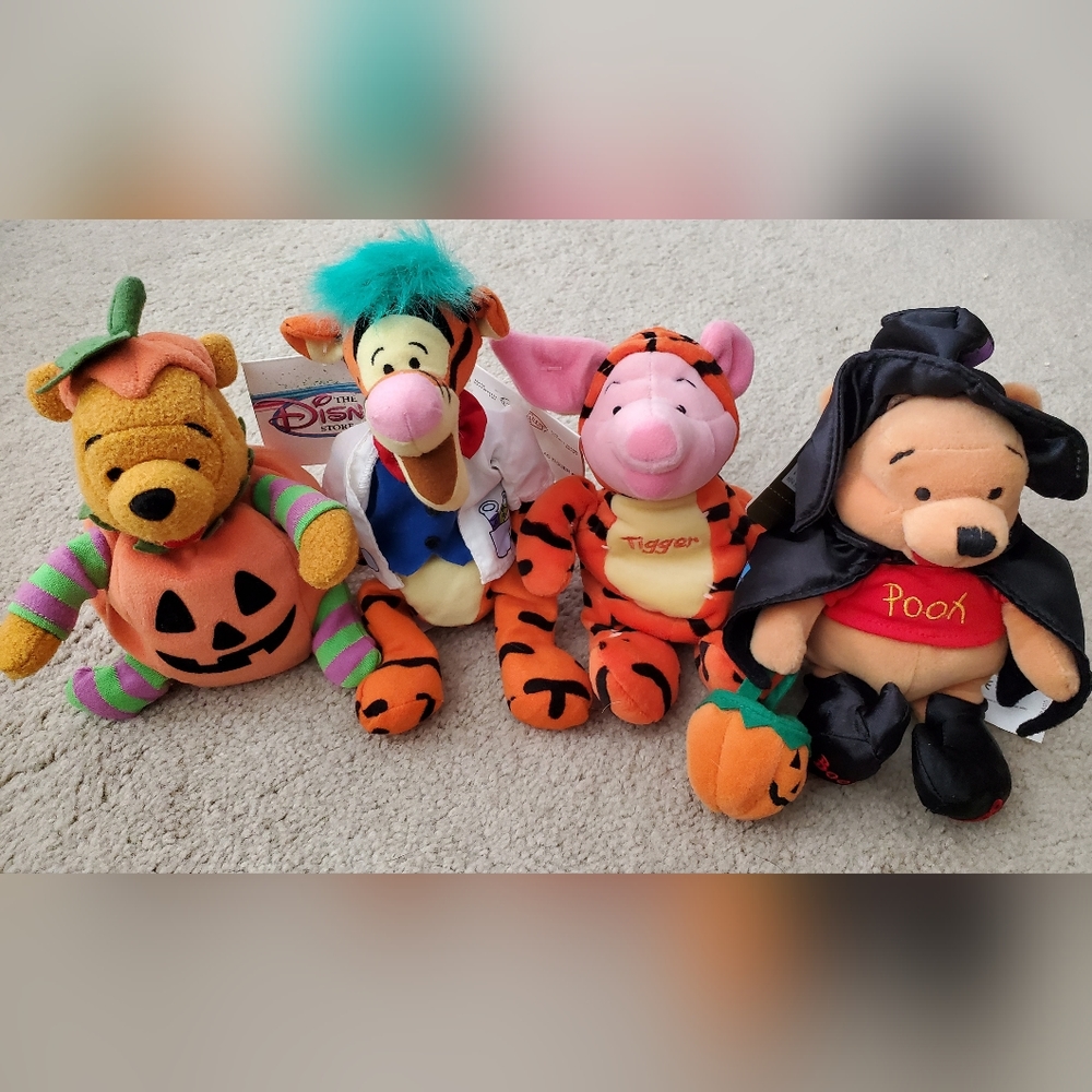 HALLOWEEN Winnie-the-Pooh and Friends in Costumes. Set of 4